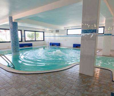 Hotel Nord Est Cattolica piscina interno