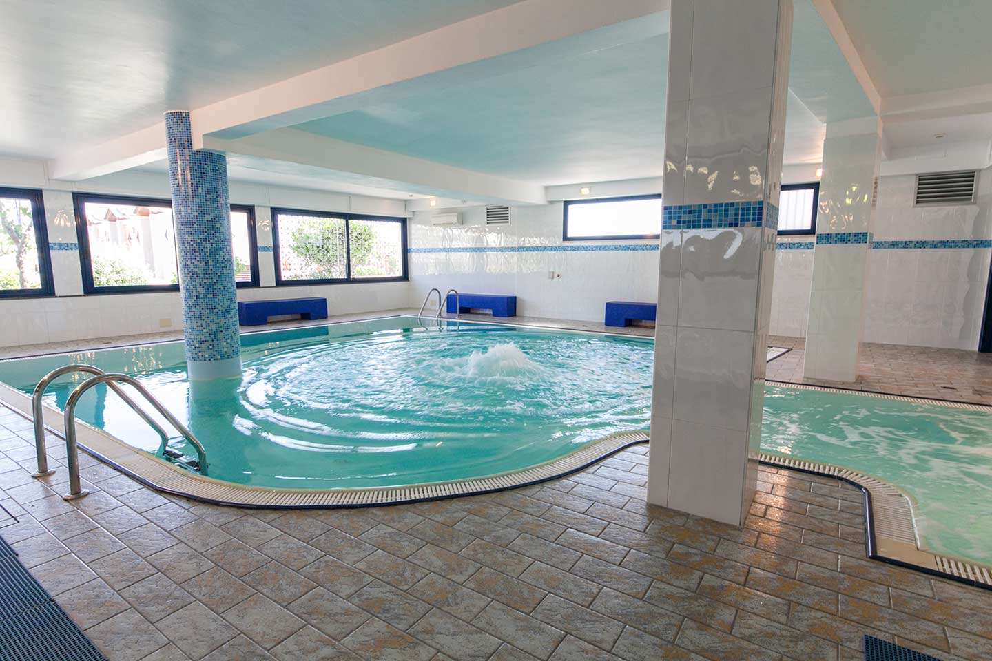 Hotel Cattolica Con Piscina Riscaldata E Idromassaggio 4